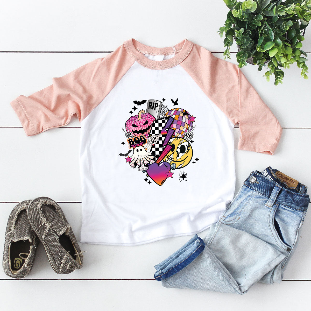 Halloween Shirt, Halloween Gifts, Spooky Season Shirt, Pumpkin Graphic Tees, Girls Fall Clothing, Halloween Party Outfit, Ghost Vneck Shirt